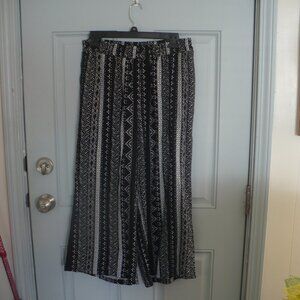 Ladies Plus Size 14W Black & White Palazzo Pants